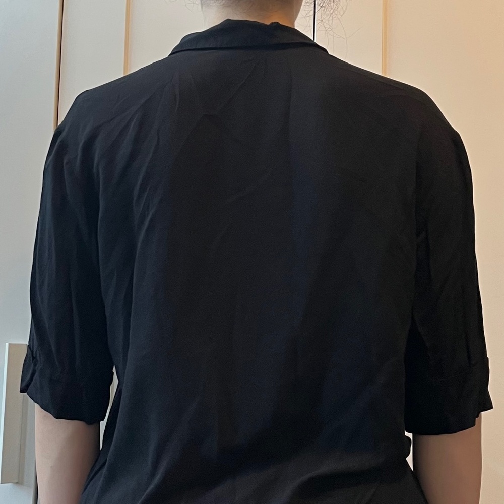 Crop Blouse - Picture 2 of 2